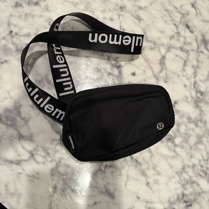 Lulu lemon Belt bag